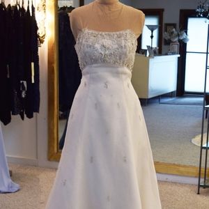 NWT Wedding Gown size 8.